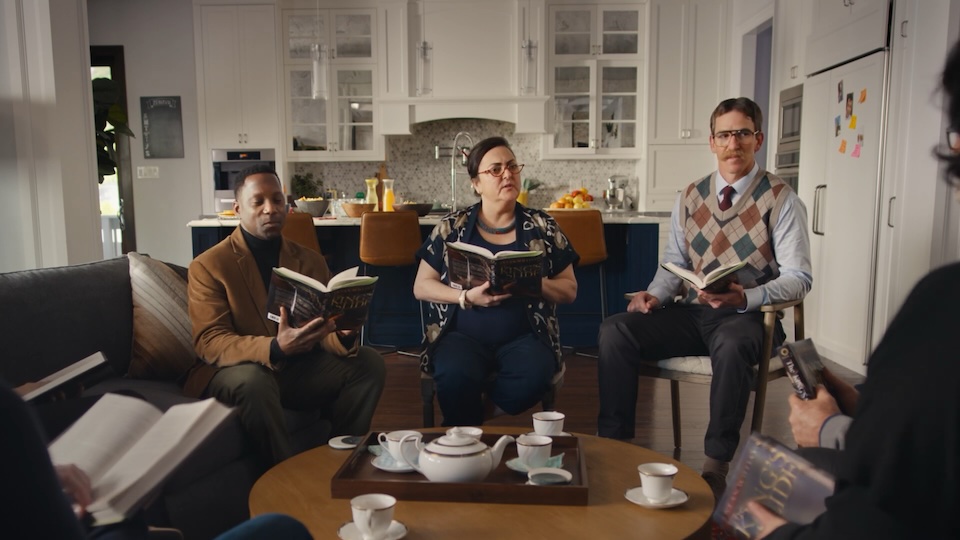 Eli Manning Gets Bookish and Shouty for King’s Hawaiian Image