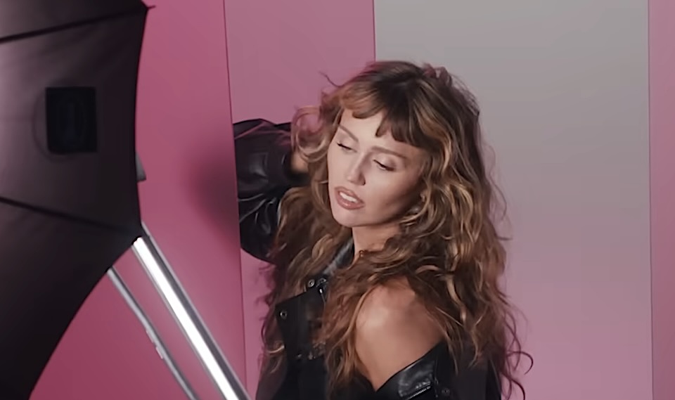Why Everyone’s Singing ‘Maybe It’s Maybelline’ on Social Media Image