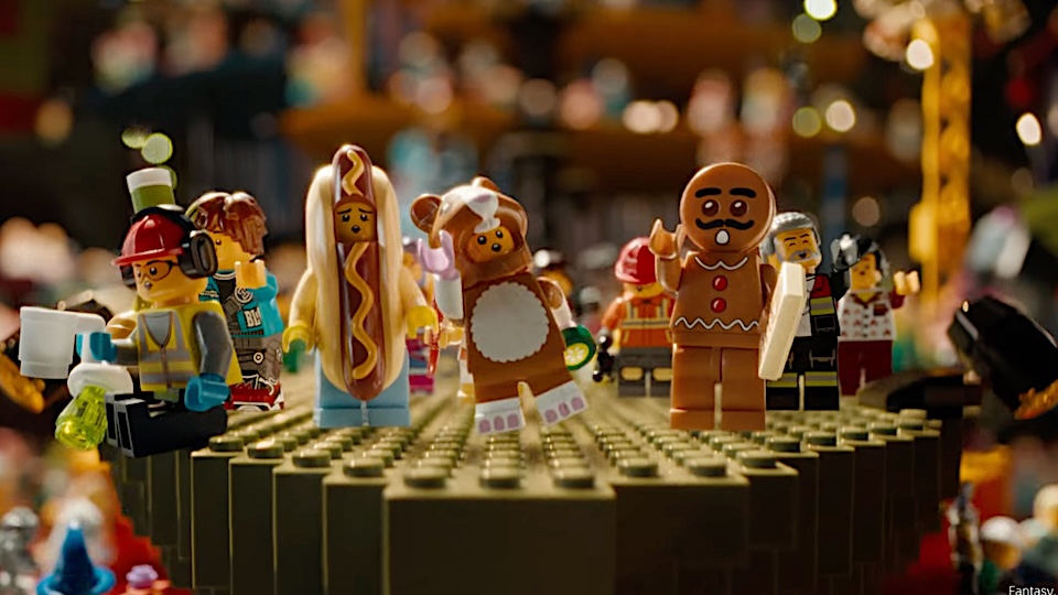 Lego Builds Joyful Holiday Message With Tons of Bricks and Lionel Richie’s ‘Hello’ Image
