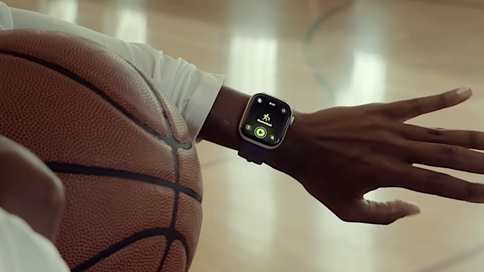 In Our 5 Ads of the Week, Apple Calls the Tune